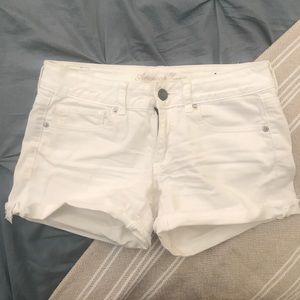 White American Eagle shorts